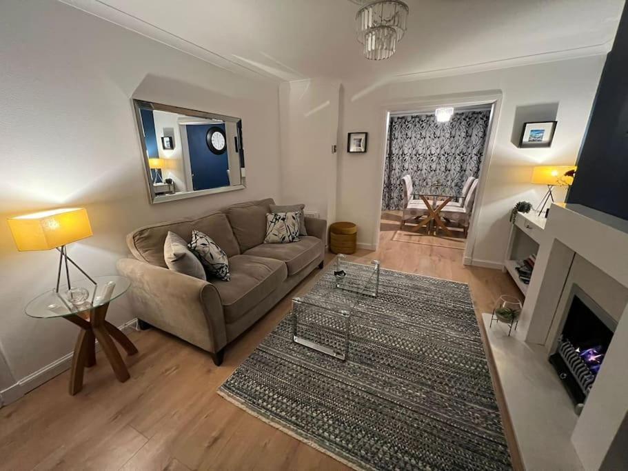 Delightful, Central 3 Bedroom House With Garden & Free Parking אינברנס מראה חיצוני תמונה
