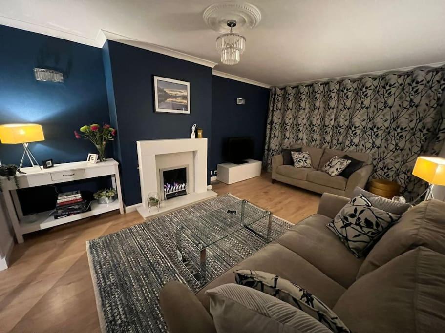 Delightful, Central 3 Bedroom House With Garden & Free Parking אינברנס מראה חיצוני תמונה